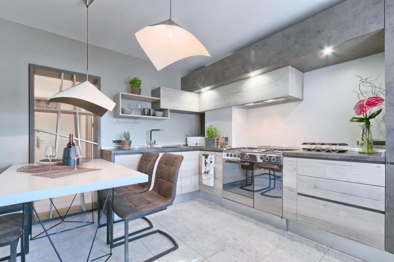 Modern Oasis Apartment بولا المظهر الخارجي الصورة